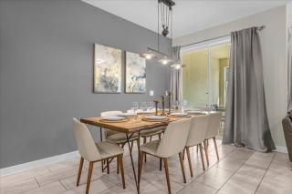 4 Bedrooms 3 Bathrooms Storey Lake 4820 LS - 8