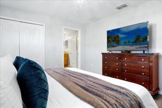 4 Bedrooms 3 Bathrooms Paradise Palms 8974 MP - 1
