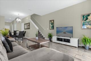 5 Bedroom 5 Bathroom Storey Lake 4901 Wa - 0