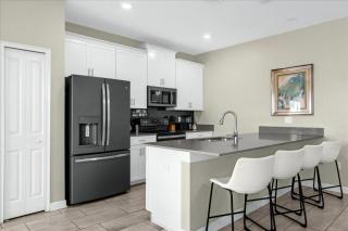 5 Bedroom 5 Bathroom Storey Lake 4901 Wa - 3