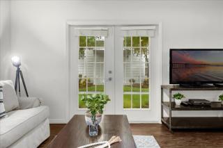 4 Bd 3 Ba Lucaya Village 18-105 - 8