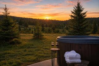 The Drift at Firelight - Private Hot Tub - Walk to Town Center - 9