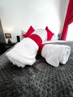 2Bed Flat High St Sleep 4 Central Essex - 5