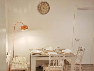 2Bed Flat High St Sleep 4 Central Essex - 3