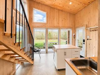 Peaceful Lake Chalet with Kayaks & BBQ & Fire Pit - Holiday Home - 9