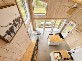 Peaceful Lake Chalet with Kayaks & BBQ & Fire Pit - Holiday Home - 2