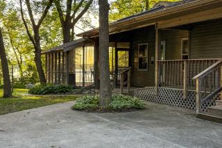 Boat & Hike Up North! Lakefront Minnesota Duplex - 7