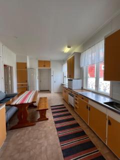 Anders-Pers, The apartment downstairs - 3