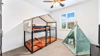 Roomy Sherman House for 16 - Theater Game Room - 1