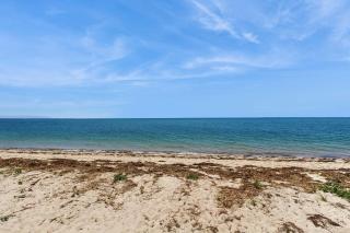 Oceanfront hotel suite at beachfront Sandbars Inn with balcony AC & firepit - 9