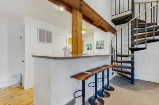 Charming condo near the lake with pool hot tub & washer & dryer - 7