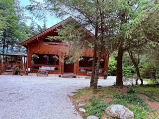 Lakeside Log Cabin 4 Bedrooms Dog-Friendly Escape - 7