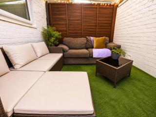 Room 1 Shared House in L7 - 1
