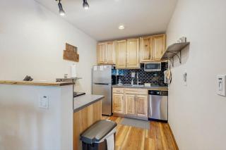 Stylish Condo - Private Beach Access Shared Hot Tub Pools Marina & Firepit - 6