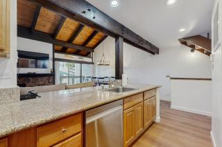 Fun at your fingertips with private beach access & lakefront pool - near skiing - 5