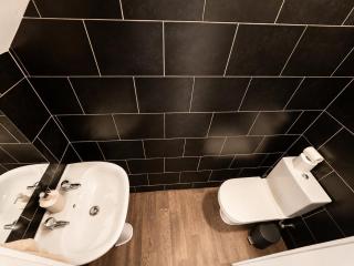Room 5 Shared House in L7 - 7