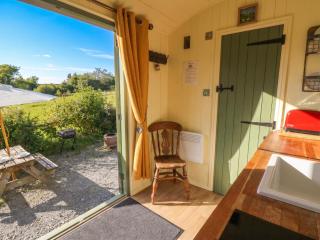 The Three Spaniels Shepherds Hut - 7