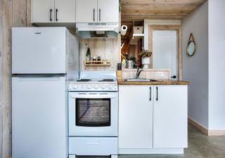 Peaceful Lake Chalet with Kayaks & BBQ & Fire Pit - 8