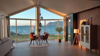 Oceanfront Infinity Lodge, Lofoten - 6