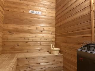 Ski Mtn Chalet: Hot Tub, Sauna, Fireplace, Arcade Games, Mountain Views - 7
