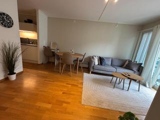 Cozy Central Flat with Balcony - 2