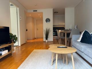 Cozy Central Flat with Balcony - 1