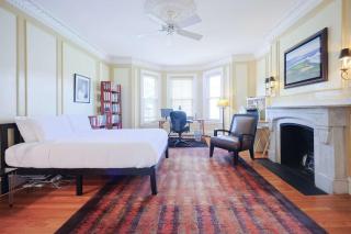Boston Brownstone Stay, Includes Parking - 8