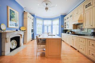 Boston Brownstone Stay, Includes Parking - 5