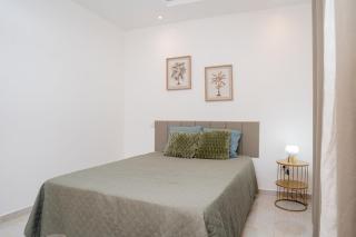 Sky & Pool Residence - 8