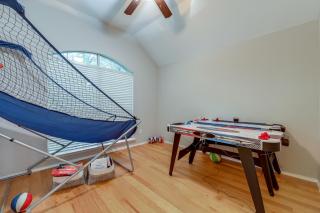 4 Mi to Toyota Stadium! Family Haven w/ Pool Oasis - 8