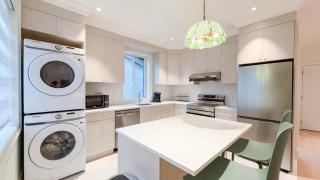 Bright new 5BR Kerrisdale House - 7