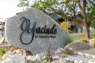 Designer Lakefront Condo C1 Wapato Point Chelan - 4
