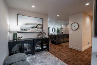 Designer Lakefront Condo C1 Wapato Point Chelan - 2