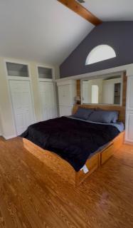 Beautiful 3 bedroom house on 10 acres of land - 9