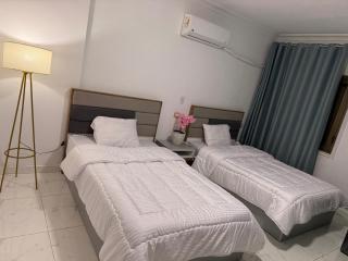 Apartment in quiet neighborhood in Dokki - Luxurious Furniture - 8