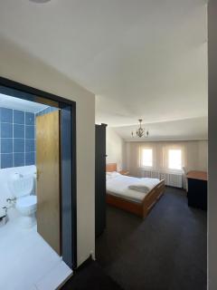 Hostel 8 - 8