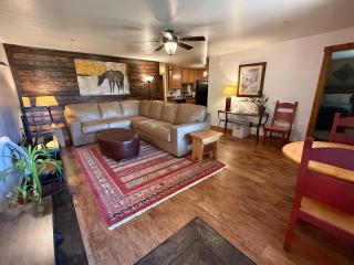 3BR Mountain Condo Pet Friendly - 9