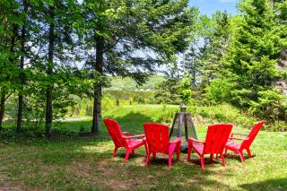 Serene Golf Chalet Near Tremblant w/ Fire Pit! - 7
