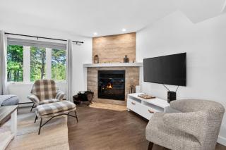 Serene Golf Chalet Near Tremblant w/ Fire Pit! - 9