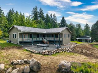 Mt Hood Home Indoor Pickleball Court Sleeps 12 - 0