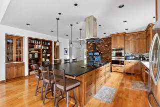 Mt Hood Home Indoor Pickleball Court Sleeps 12 - 3