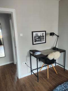 Komfortable Wohnung mit Schlafzimmer und großem Wohnzimmer - 2