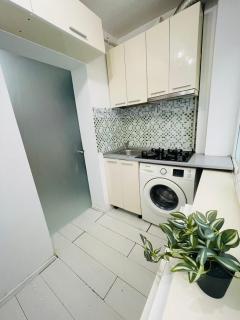 Quiet 2BR Apartment in Roman with Private Parking and AC - 5