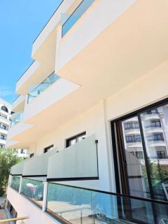 Crown Villa - 8