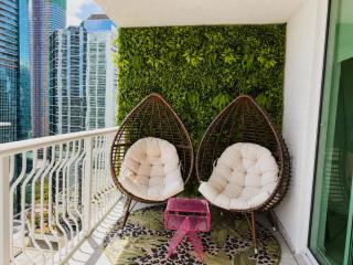 Breezy Bayfront in Heart of Brickell- Free Parking - 9
