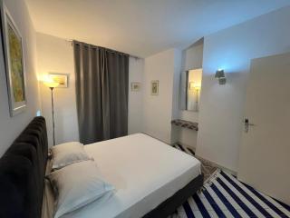 Cosy 1BD Pool, Beach, Large Terrace - 6