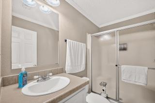 Luxury 3BR House Near NRG, GRB & Downtown - 1