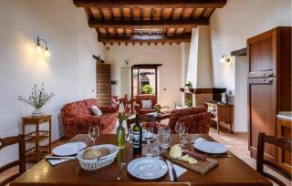 Pet Friendly Apartment In Sant'angelo In Vado - 5