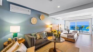Gorgeous 1BR Condo with Pools & Sea Views - 7