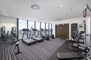 SKY-HIGH HAVEN-Rooftop Infinity Pool Parking WiFi - 7